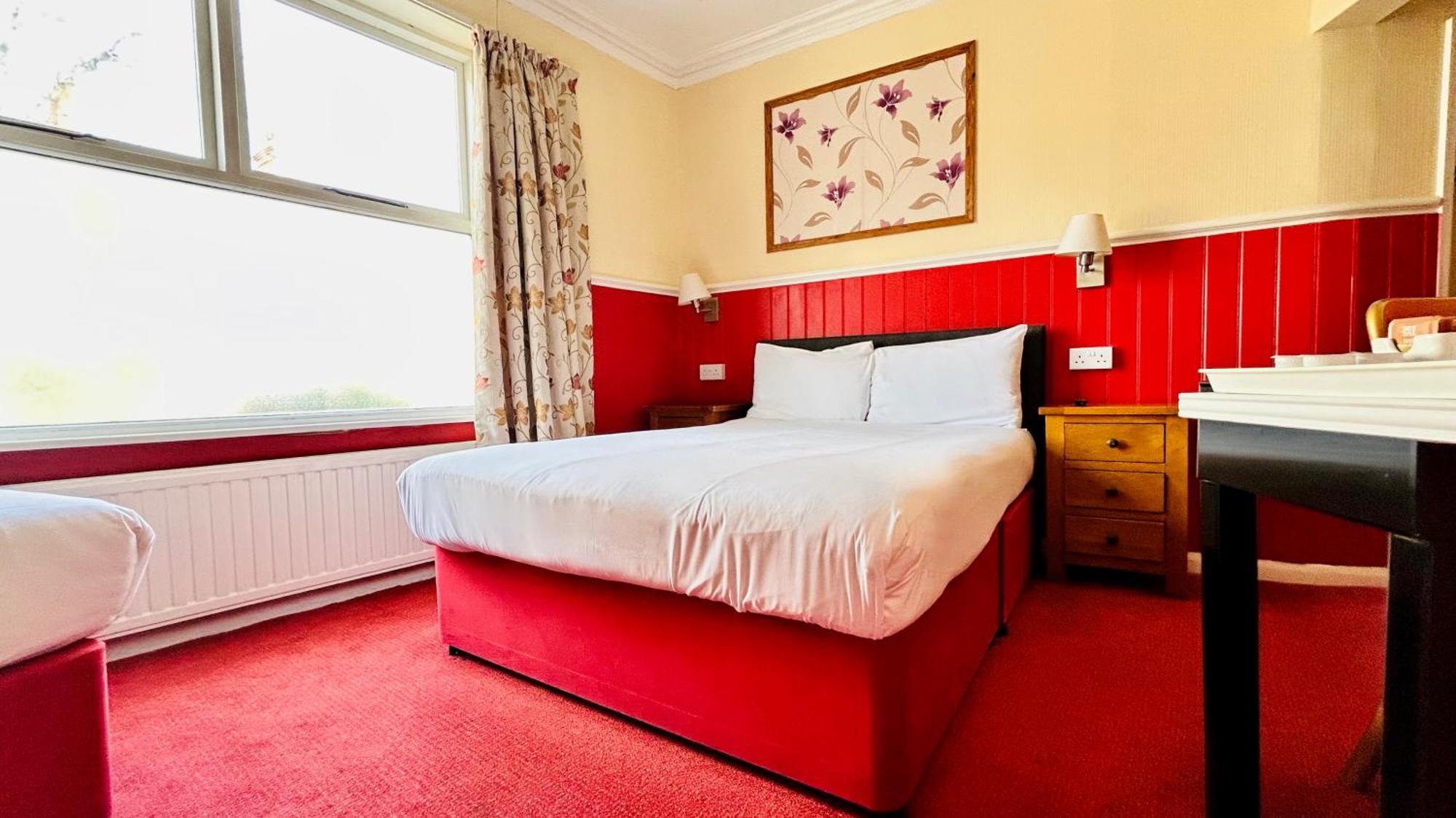 The Columbia Hotel Wellingborough Exterior foto