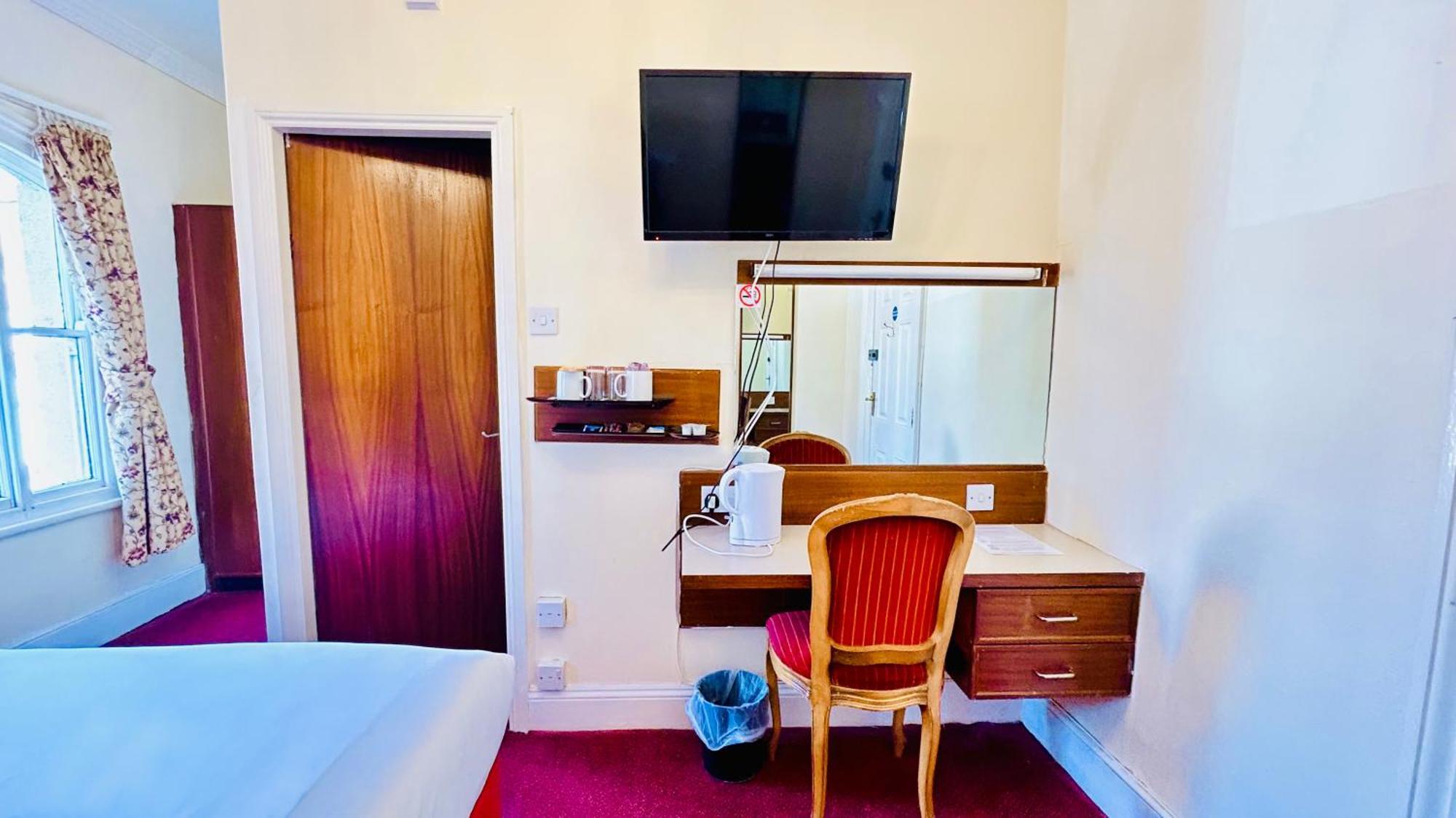 The Columbia Hotel Wellingborough Exterior foto